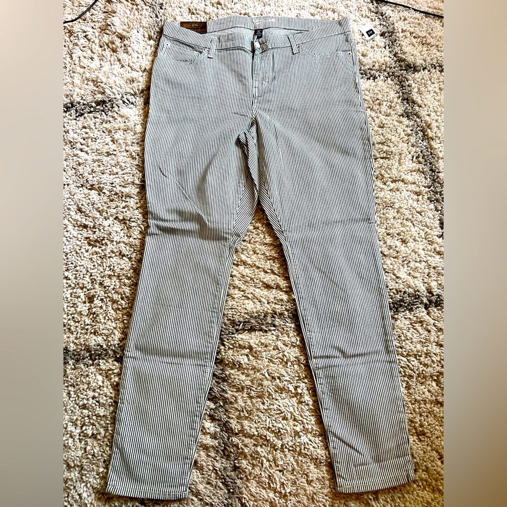 Gap midrise size 16 regular skinny legging Jean with dark pinstripe.